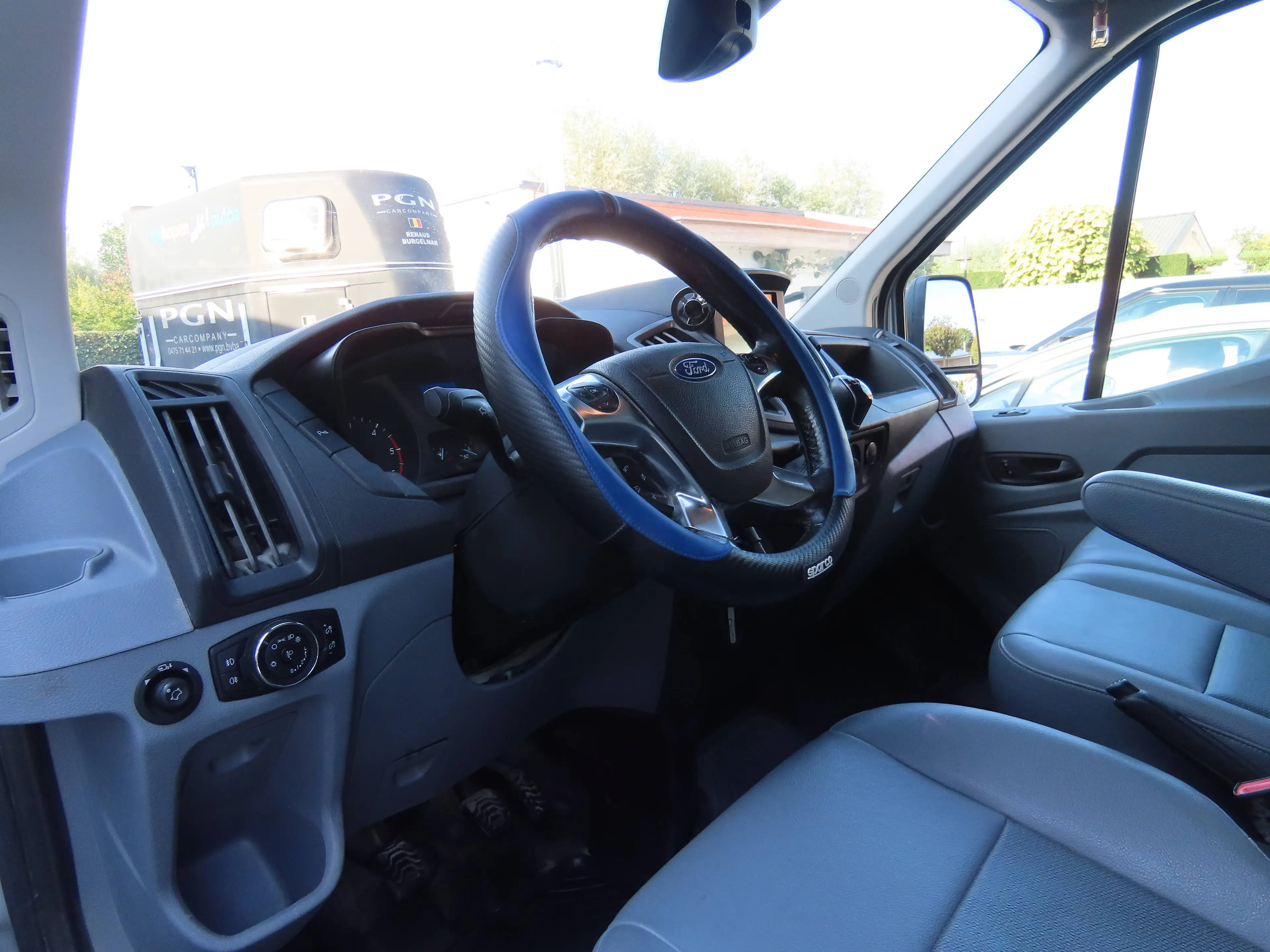 Ford Transit 2.0 TDCi L2H2 RWD Trend — photo 12