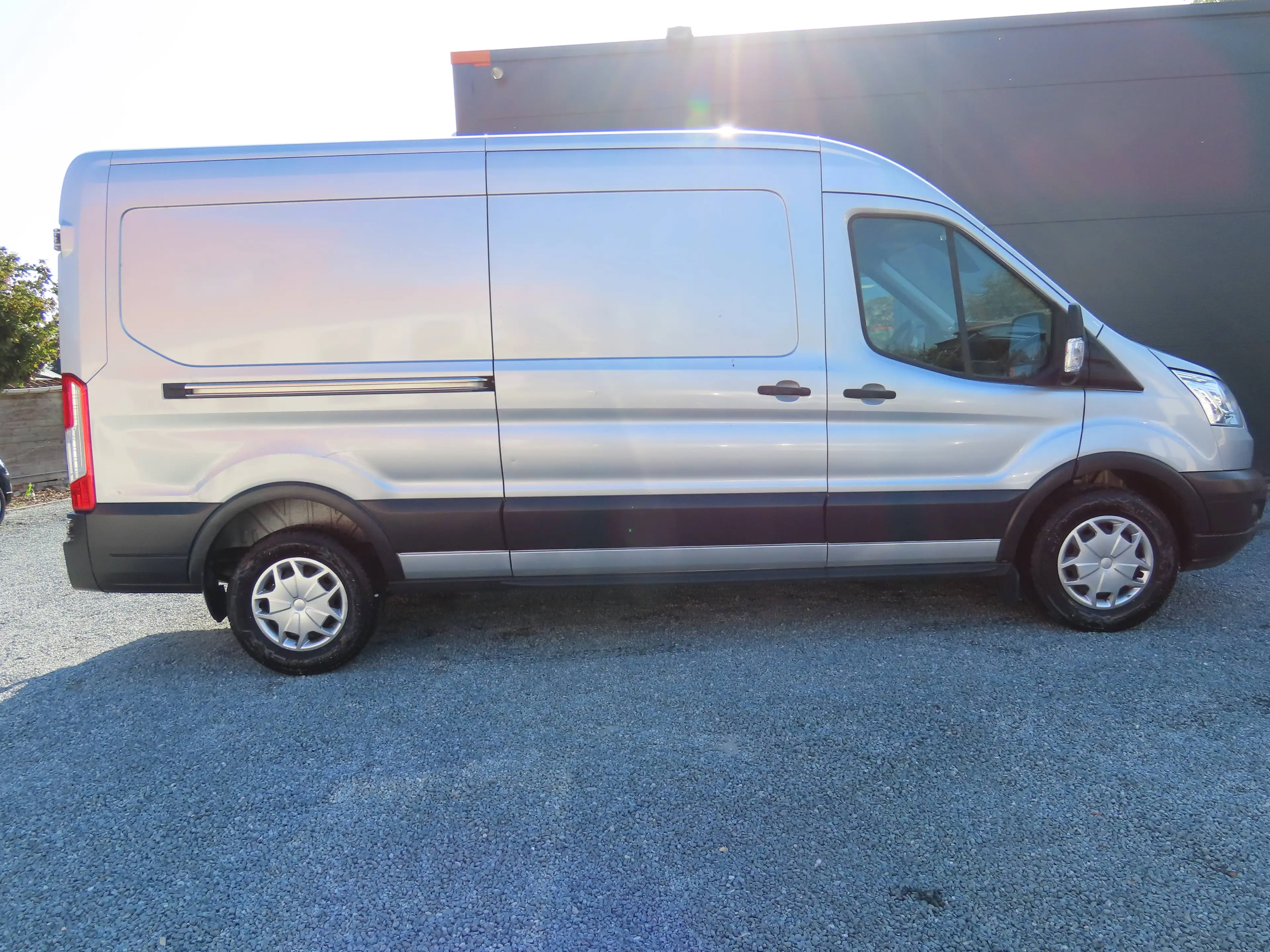 Ford Transit 2.0 TDCi L2H2 RWD Trend — photo 2