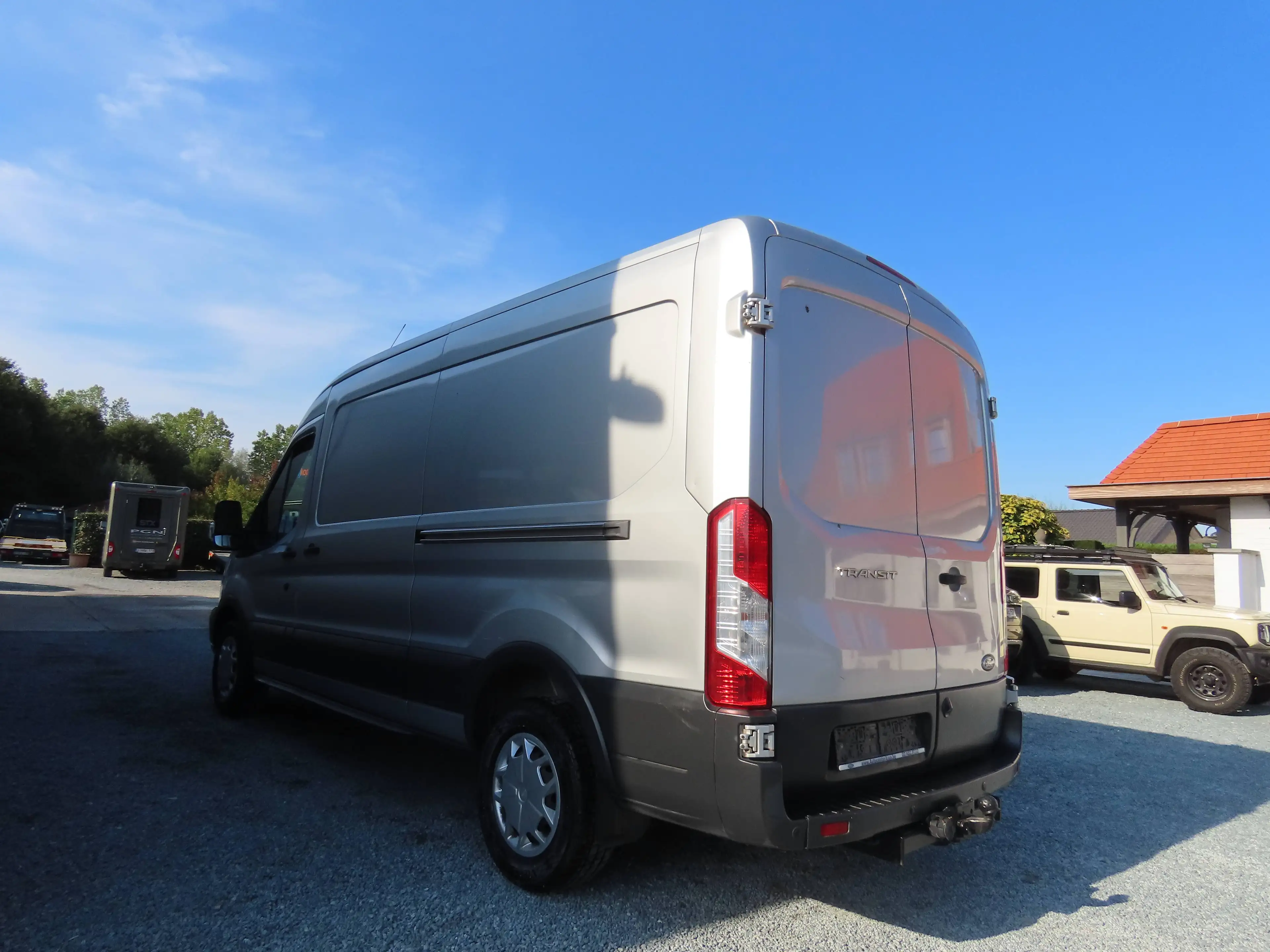 Ford Transit 2.0 TDCi L2H2 RWD Trend — photo 9