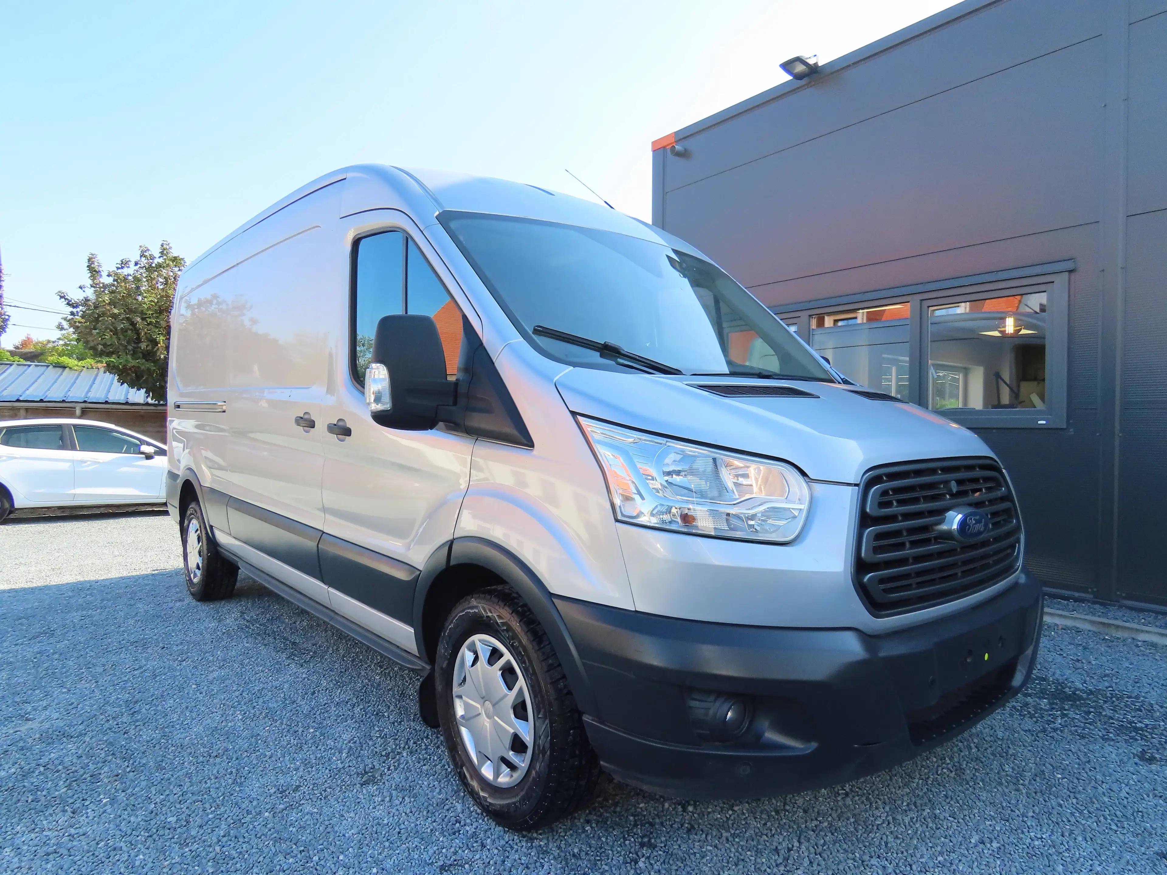 Ford Transit 2.0 TDCi L2H2 RWD Trend