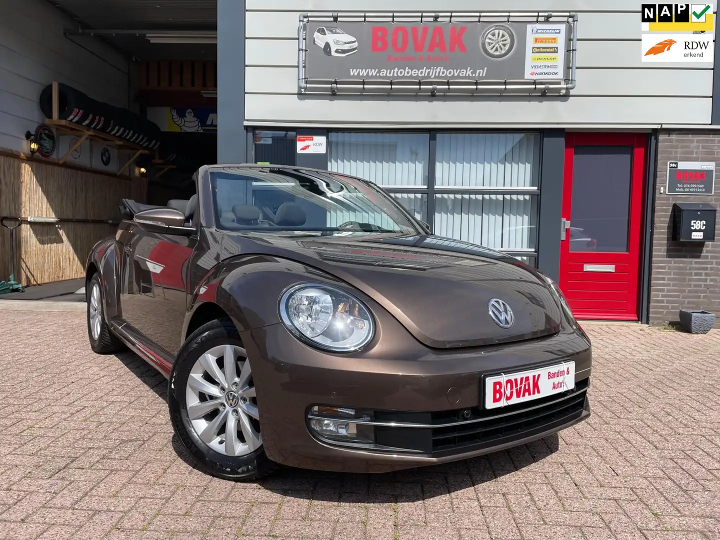 Volkswagen Beetle Cabrio AUTOMAAT Bruin - 1