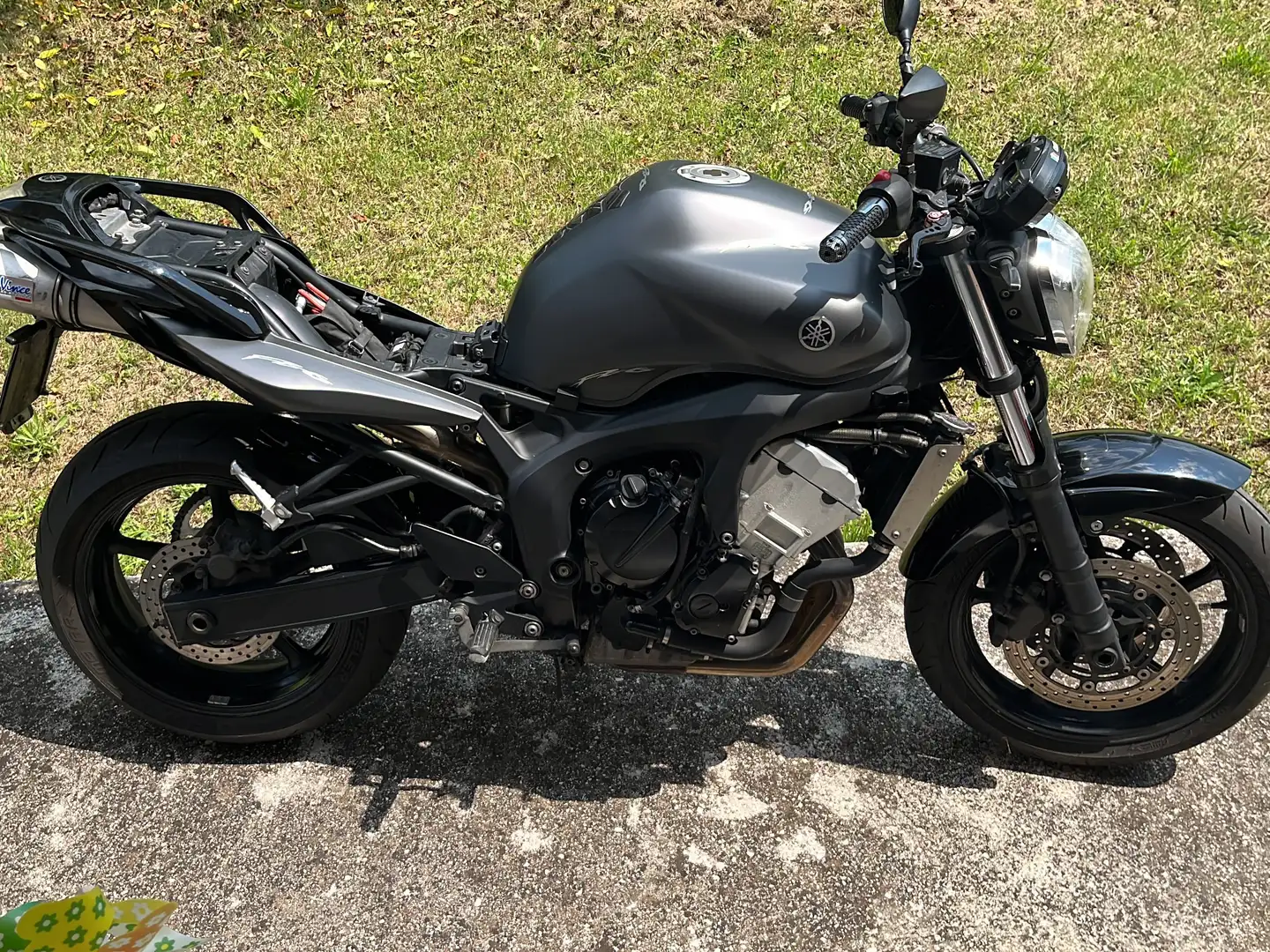 Yamaha FZ 6 Gris - 2