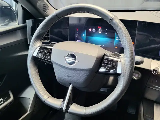 Opel Astra view 12