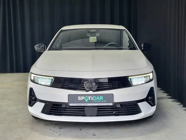 Opel Astra view 5