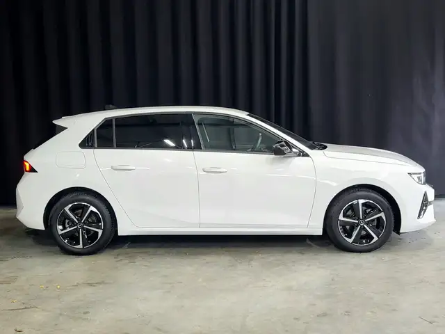 Opel Astra view 8