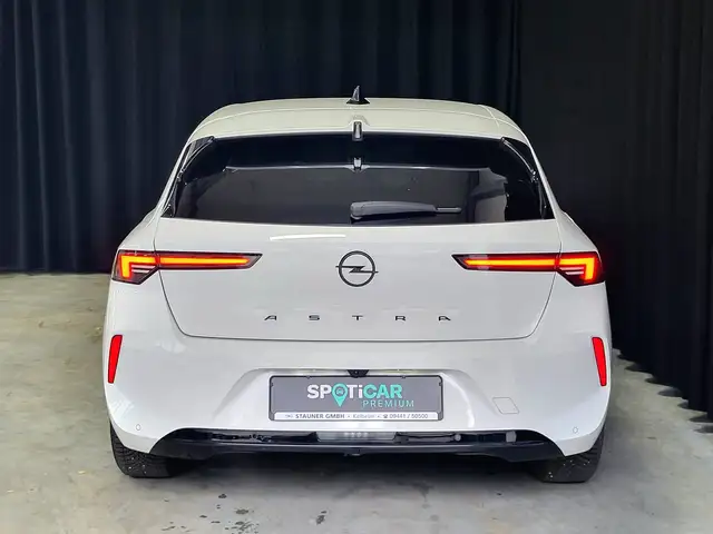 Opel Astra view 6