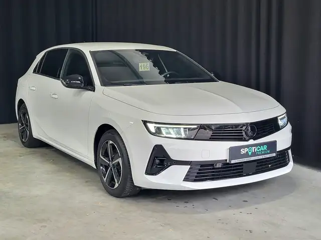 Opel Astra view 2