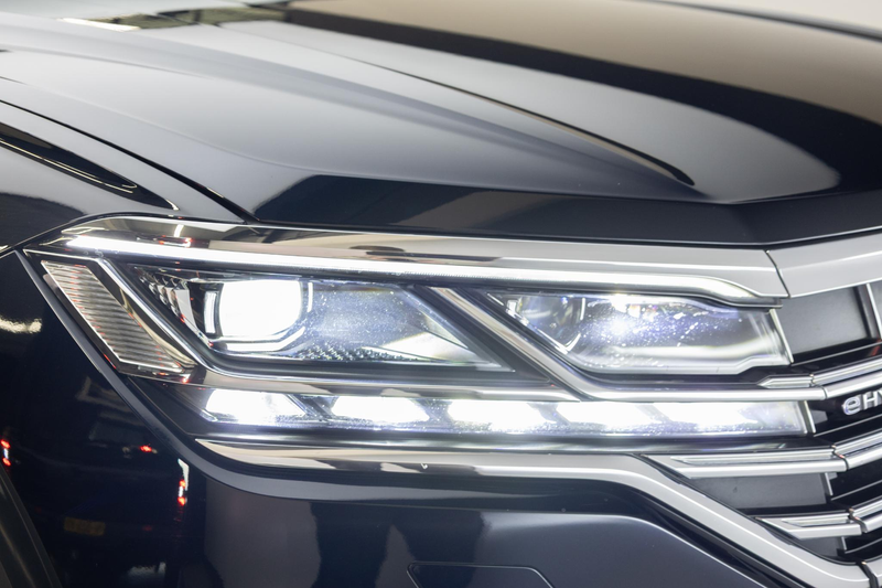 Volkswagen Touareg 3.0 TSi eHybrid 4MOTION | Pano | Stoelverwarming | — photo 2