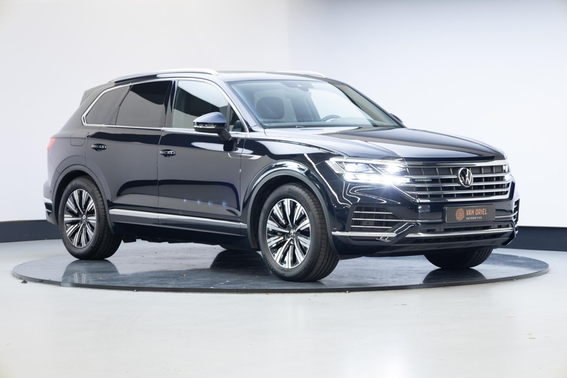 Volkswagen Touareg 3.0 TSi eHybrid 4MOTION | Pano | Stoelverwarming |