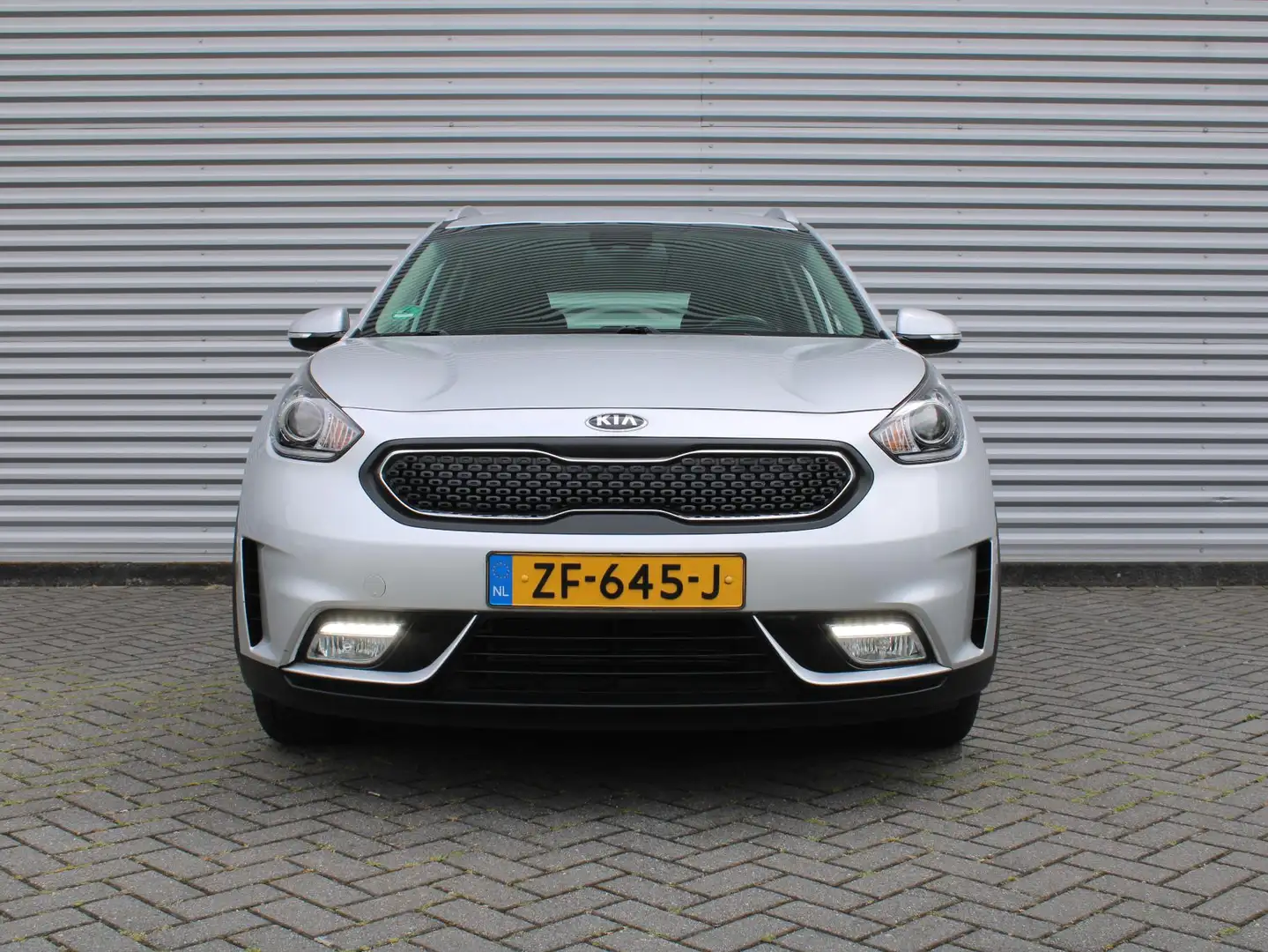 Kia Niro 1.6 GDi Hybrid DynamicLine | Trekhaak | Camera | N Grijs - 2