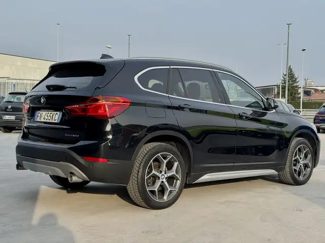 BMW X1 view 3
