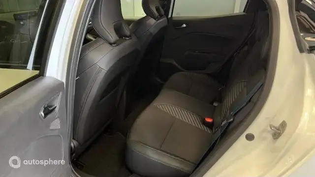 Renault Clio view 14