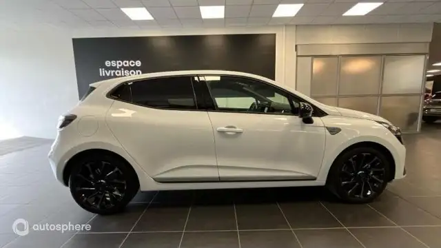 Renault Clio view 3