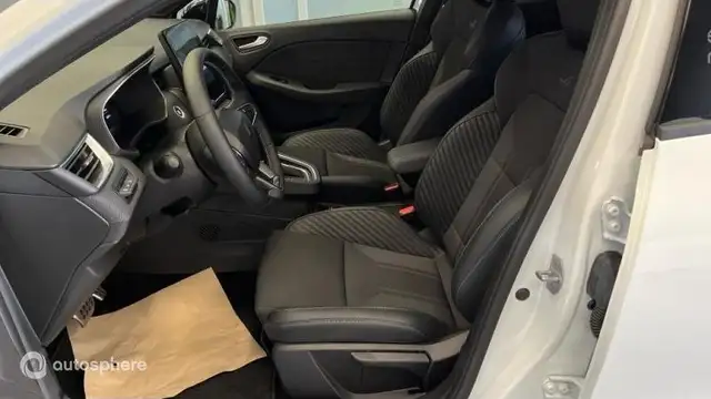 Renault Clio view 15