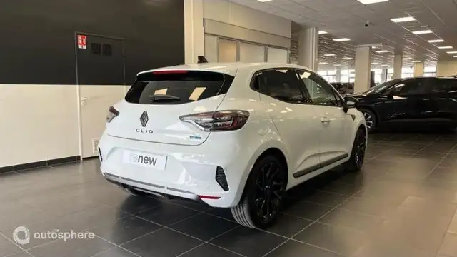 Renault Clio view 4