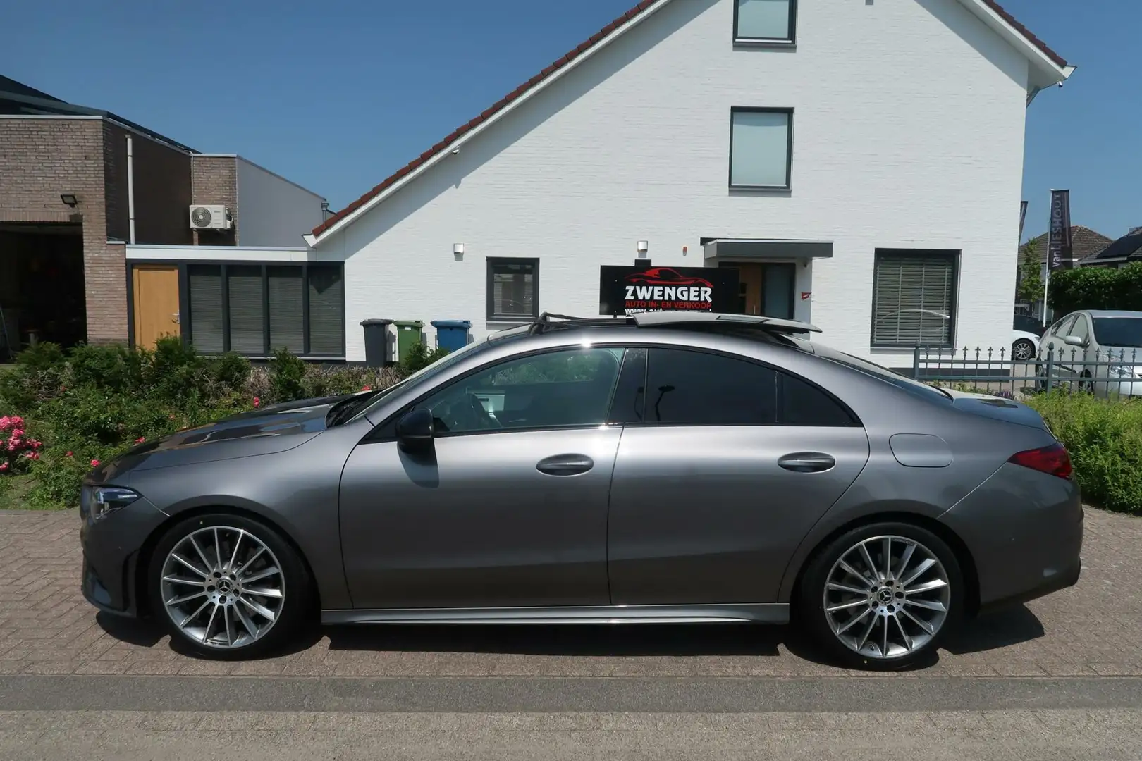 Mercedes-Benz CLA 250 AMG-NIGHT 225pk PANORAMADAK|SFEERVERLICHTING|WIDES Gris - 2