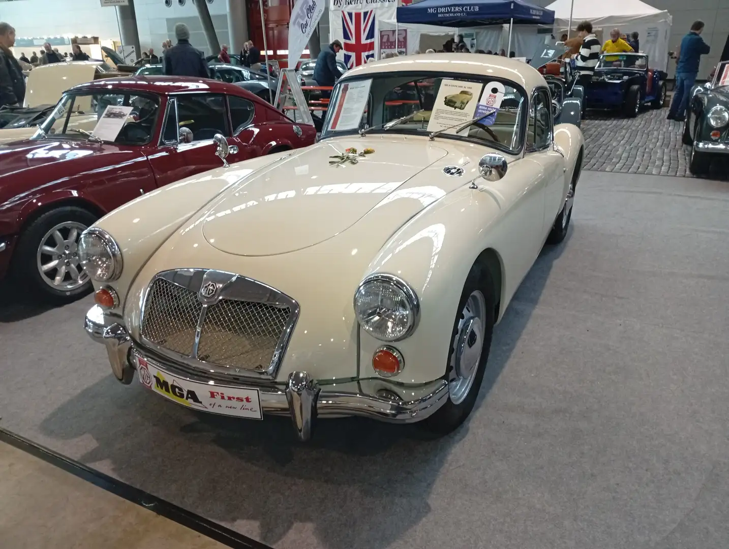 MG MGA Бежевый  - 1