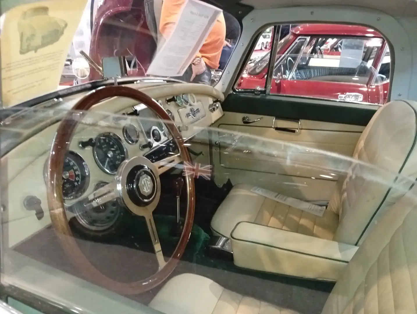 MG MGA Бежевый  - 2