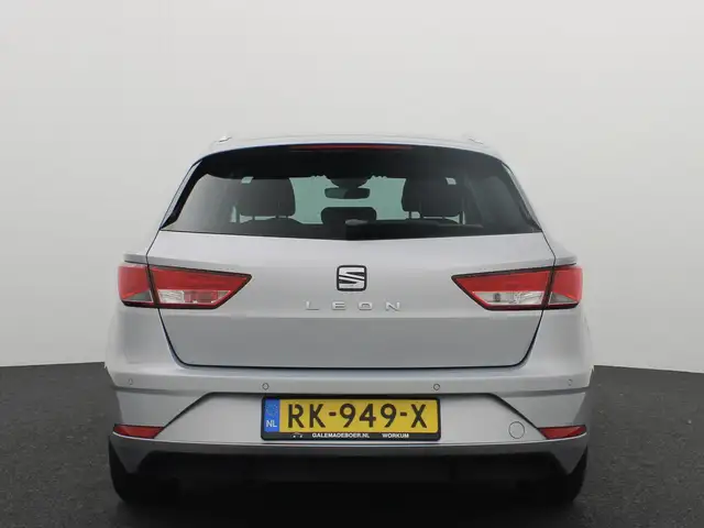 Seat Leon view 4