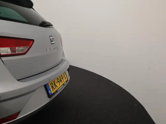Seat Leon view 5