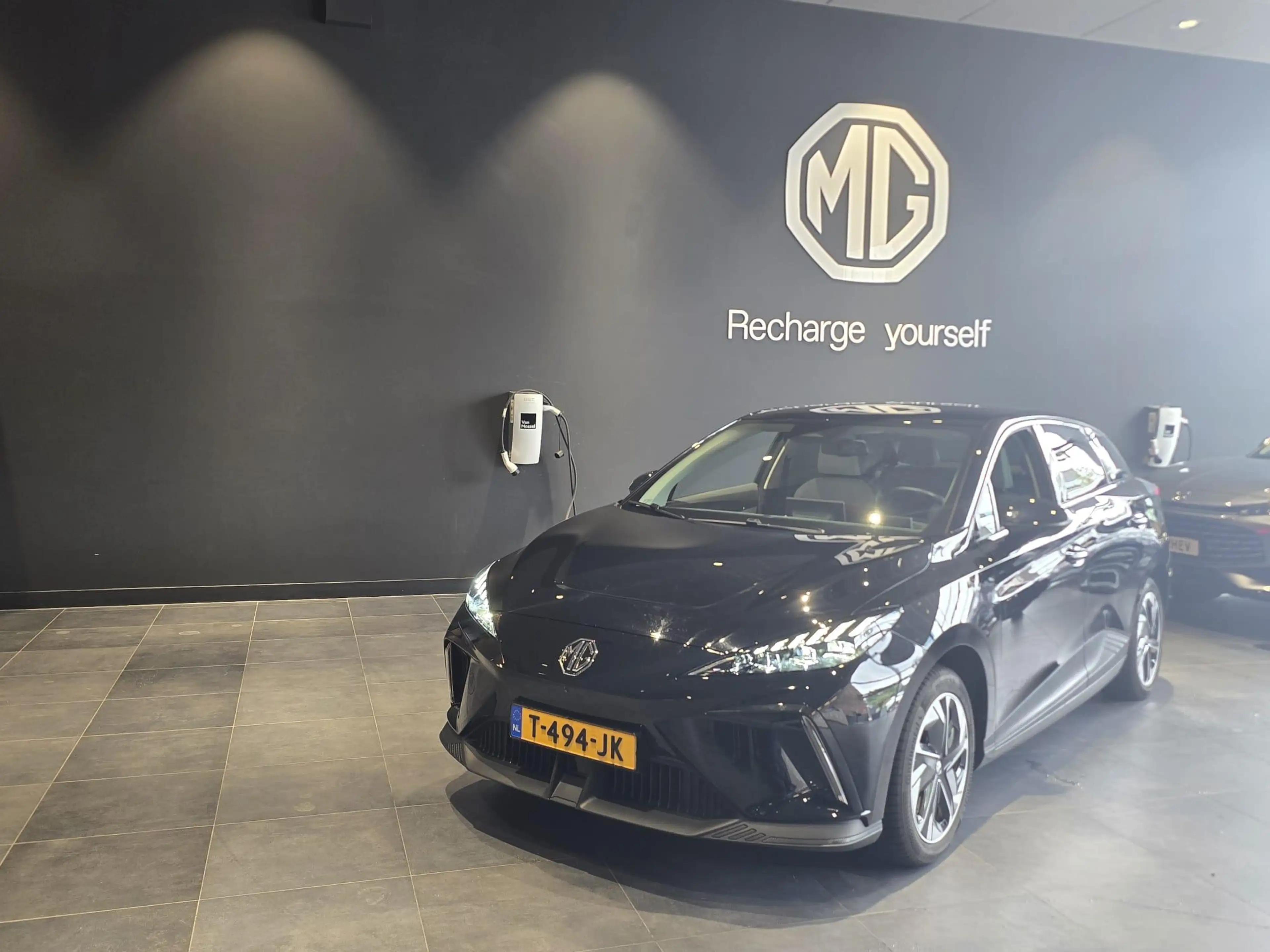 MG MG4 Electric Luxury 64 kWh — photo 15