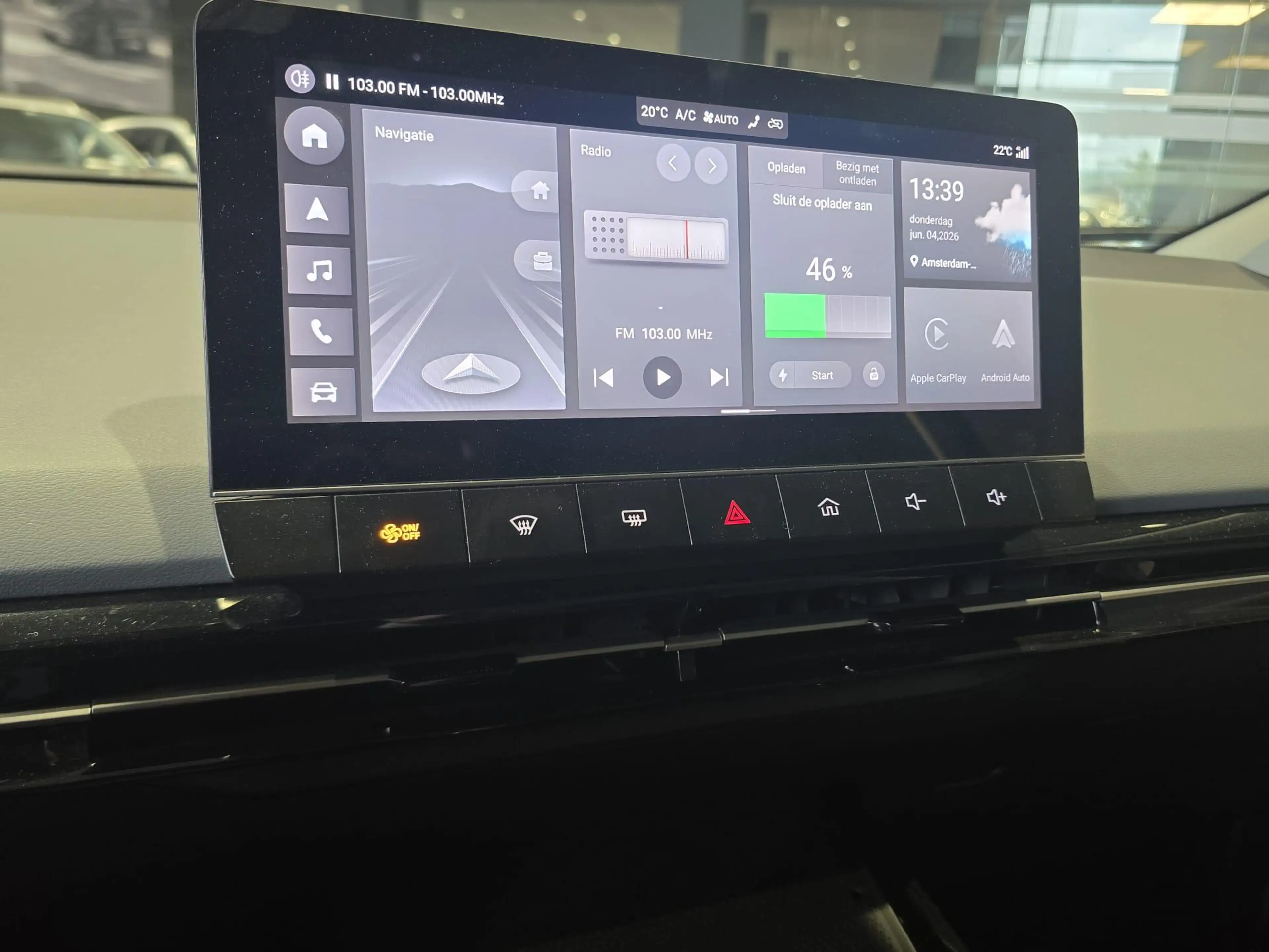 MG MG4 Electric Luxury 64 kWh — photo 10