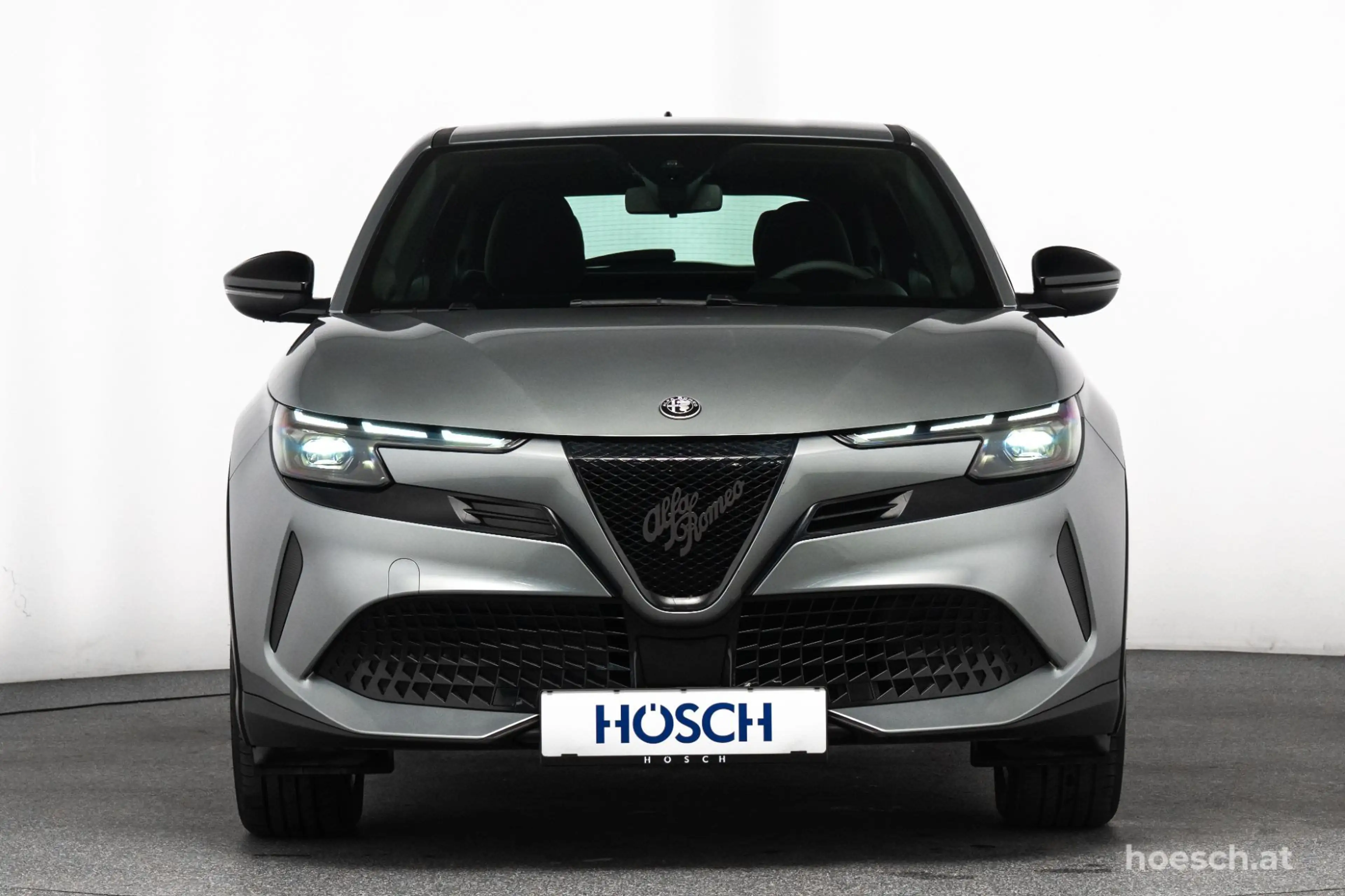 Alfa Romeo Junior Elettrica WENIG KM NEUWERTIG ++ — photo 3