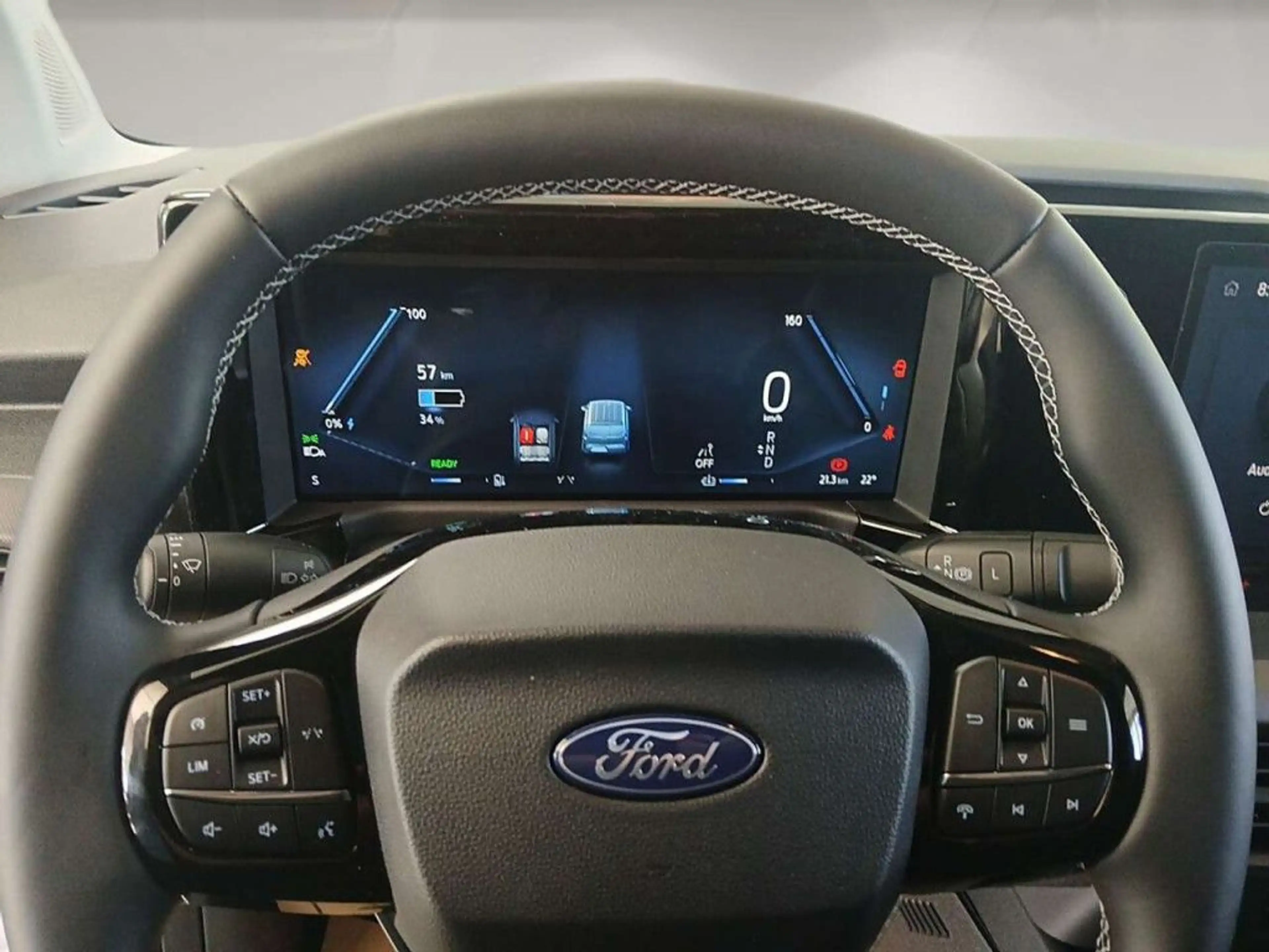 Ford Transit Courier Trend Elektro 136 PS — photo 14