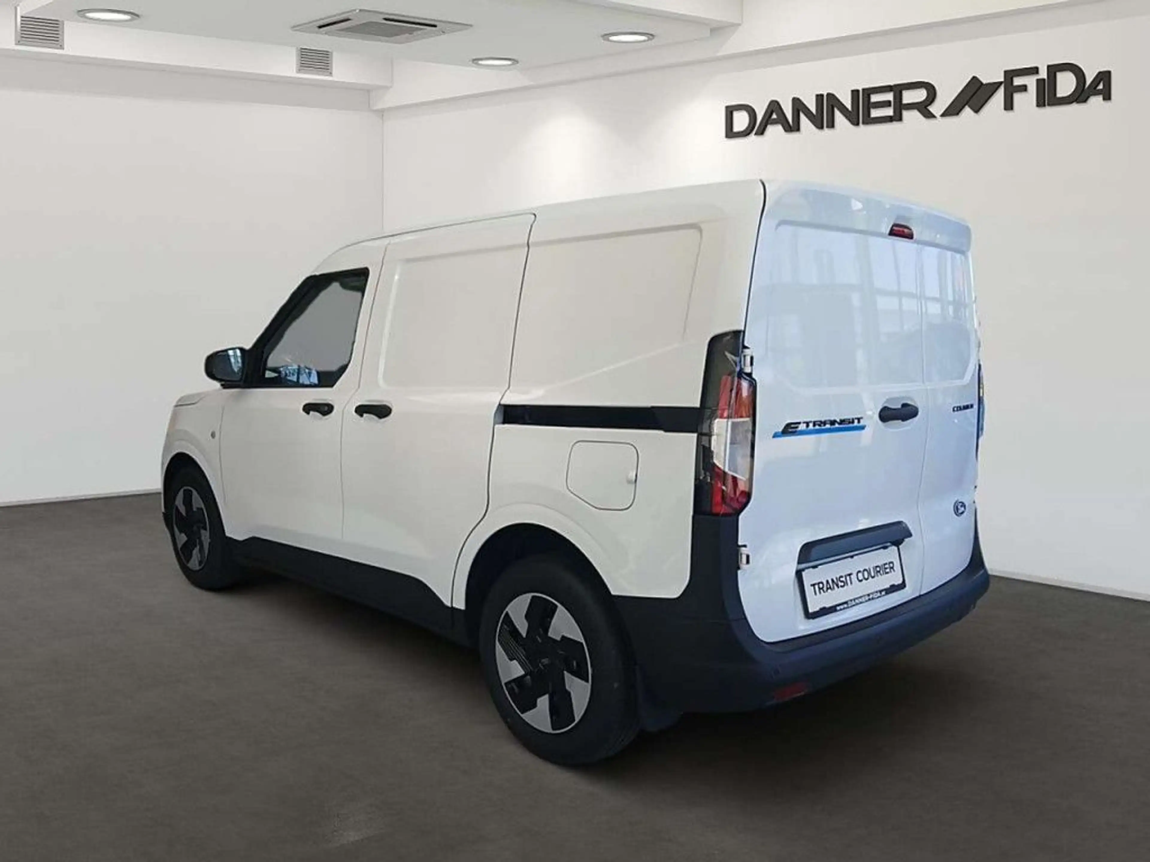 Ford Transit Courier Trend Elektro 136 PS — photo 5