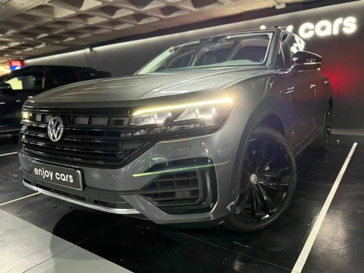 Volkswagen Touareg 3.0TDI V6 R-Line Tiptronic 4Motion 170kW Gris - 2