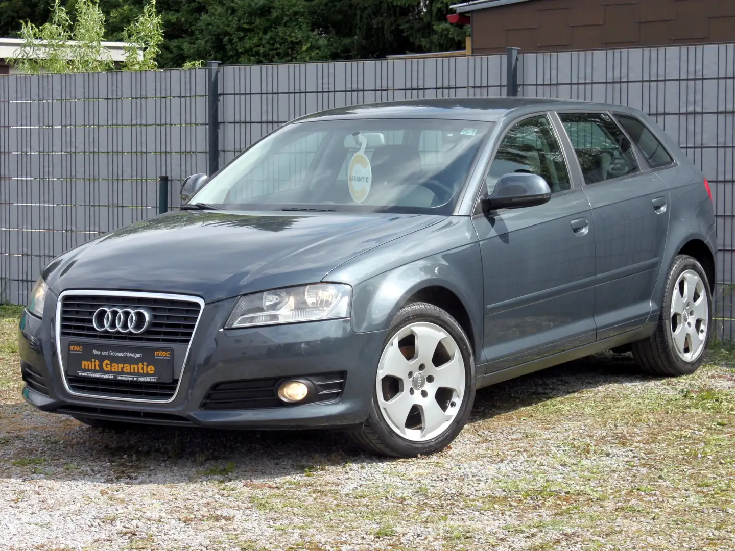 Audi A3 1.6 Attraction "Temomat "Sitzheizung "Klimatronik Gris - 1
