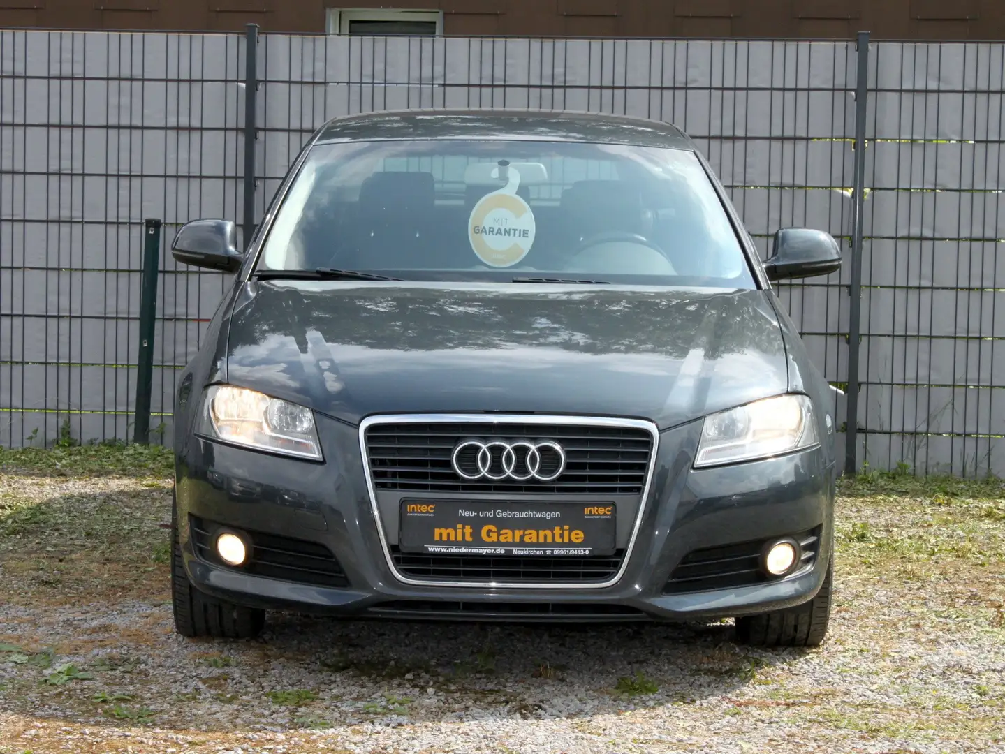 Audi A3 1.6 Attraction "Temomat "Sitzheizung "Klimatronik Gris - 2
