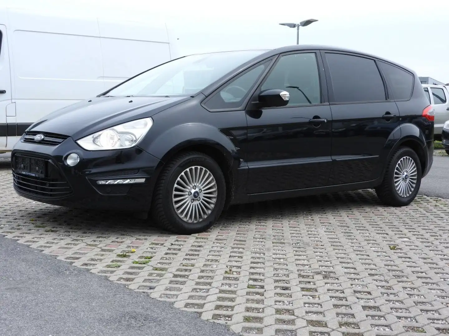 Ford S-Max Business Plus 2,0 TDCi +Bluetooth +Navigation Schwarz - 1