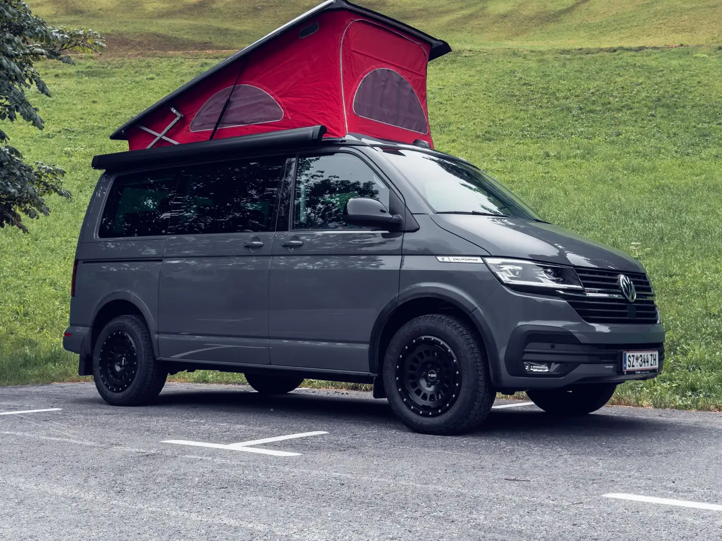 Volkswagen T6.1 California Beach Edition Camper 4M Grau - 1