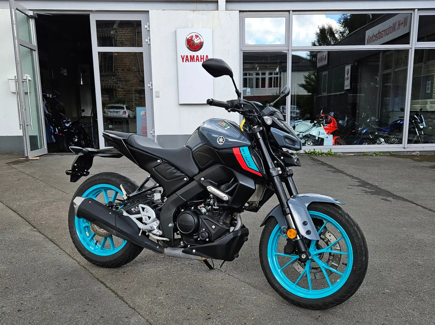 Yamaha MT-125 Gri - 1