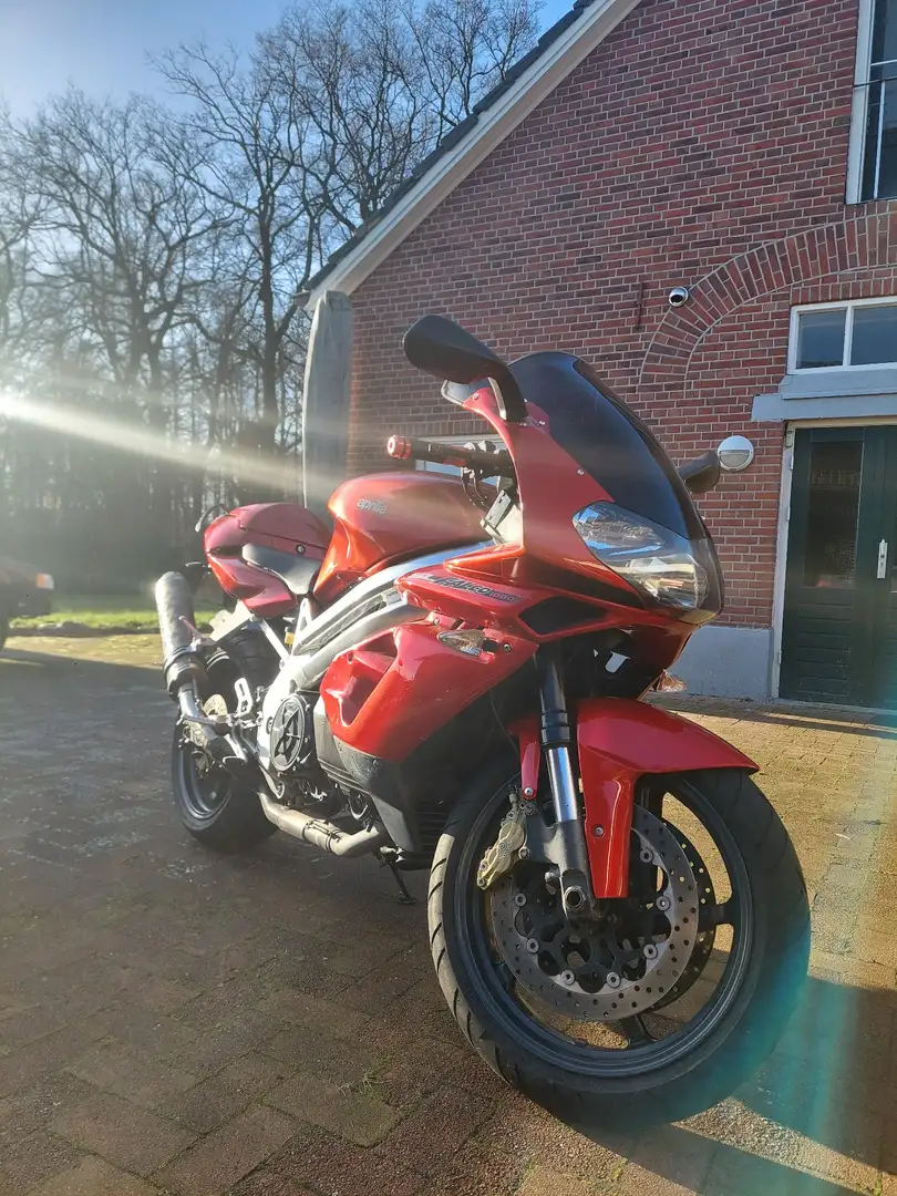 Aprilia SL 1000 Rood - 1
