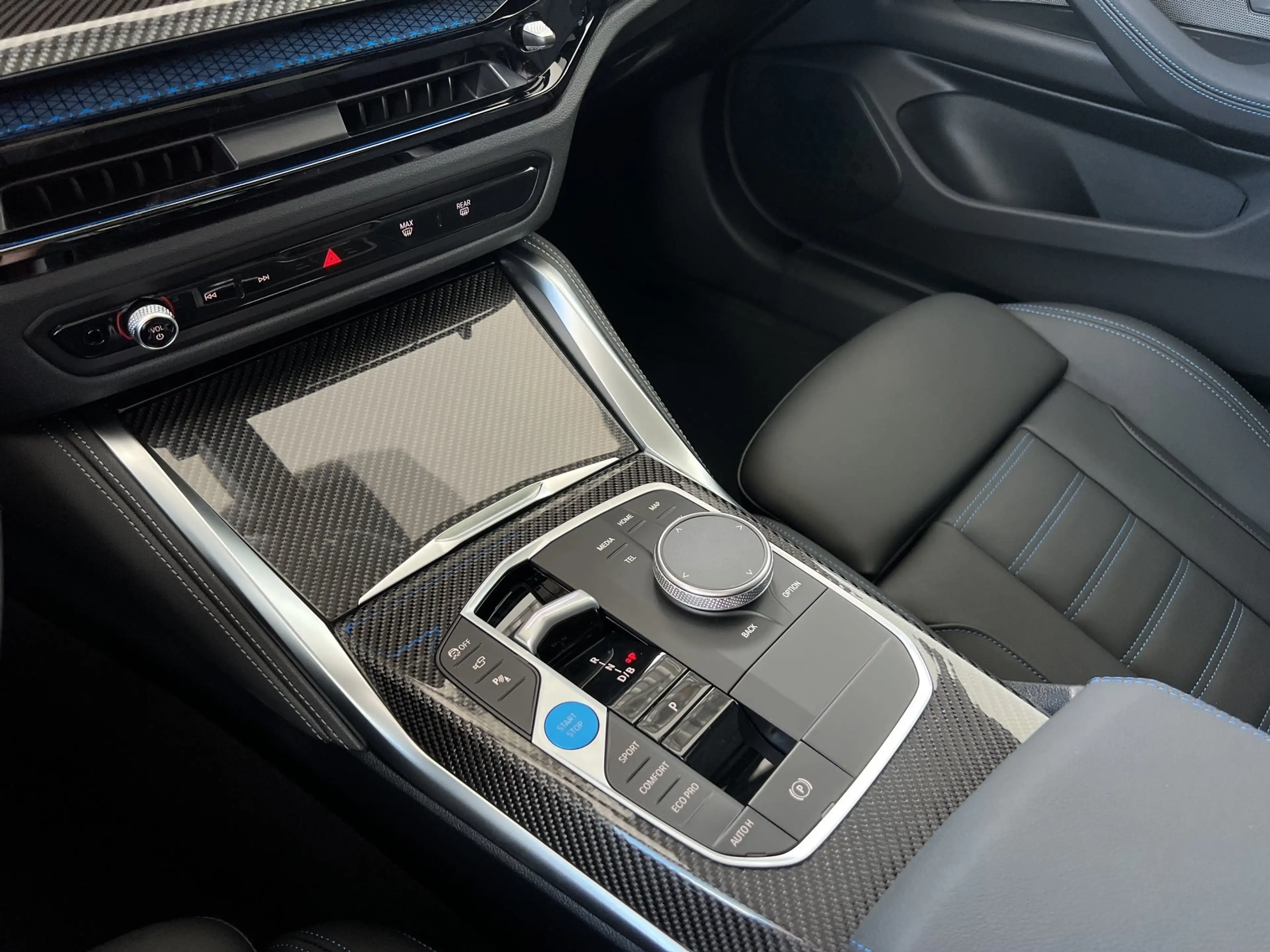 BMW i4 xDrive40 M Sportpaket Pro NAVI LED eGSD AHK HUD — photo 9