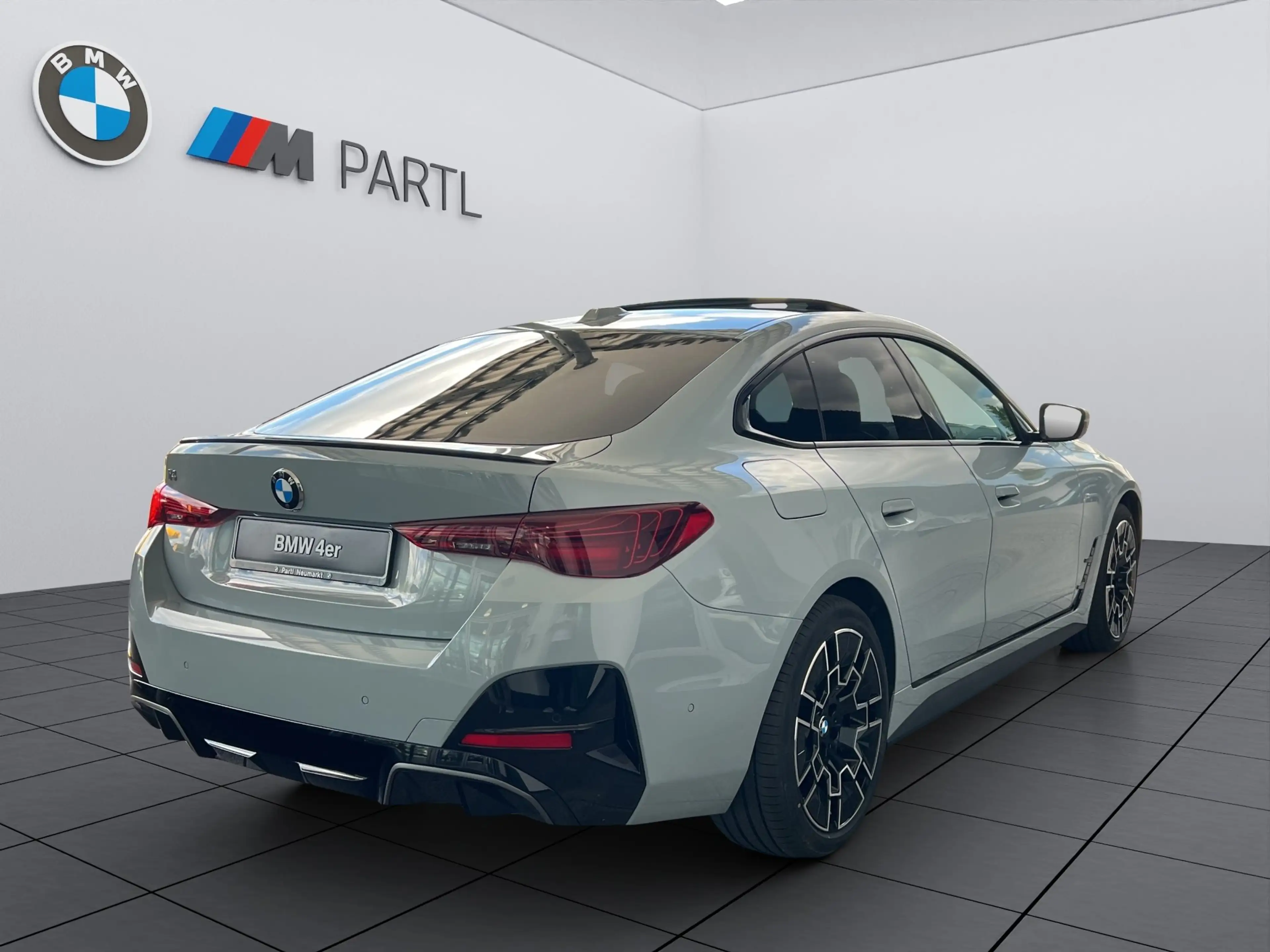 BMW i4 xDrive40 M Sportpaket Pro NAVI LED eGSD AHK HUD — photo 4
