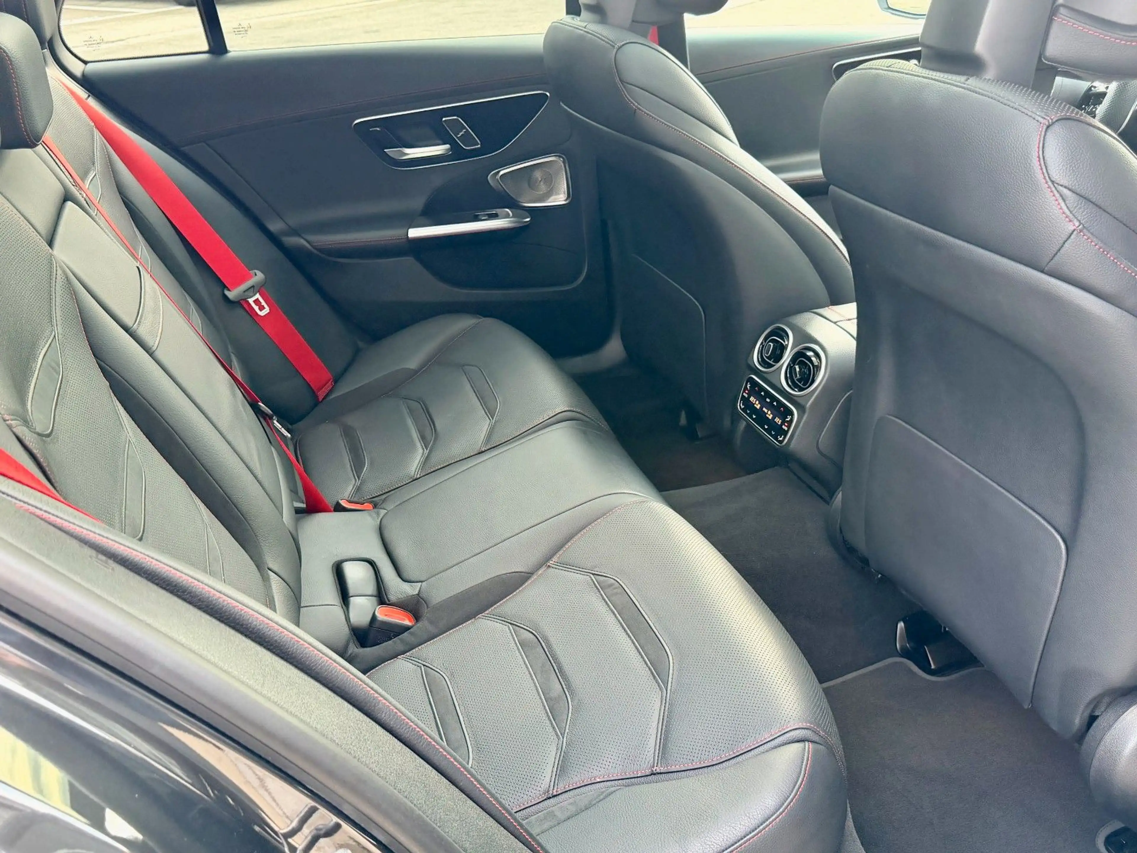 Mercedes-Benz C 43 AMG T 4M*Pano*HUD*Sound*Nappa*Night*Drive Pak* — photo 15