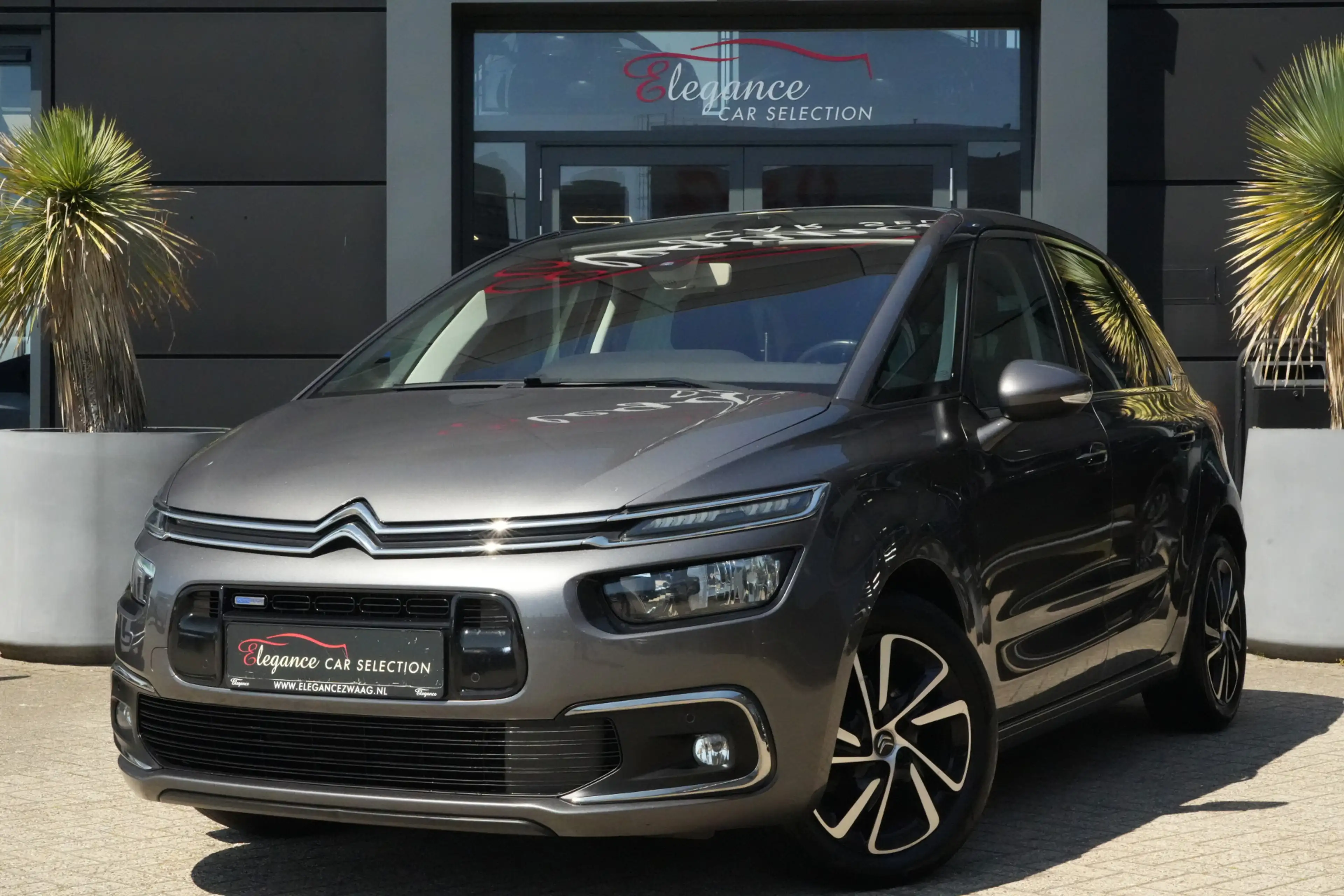 Citroen C4 Picasso 1.2 PureTech Shine 131pk Navigatie/Camera/Stoelver