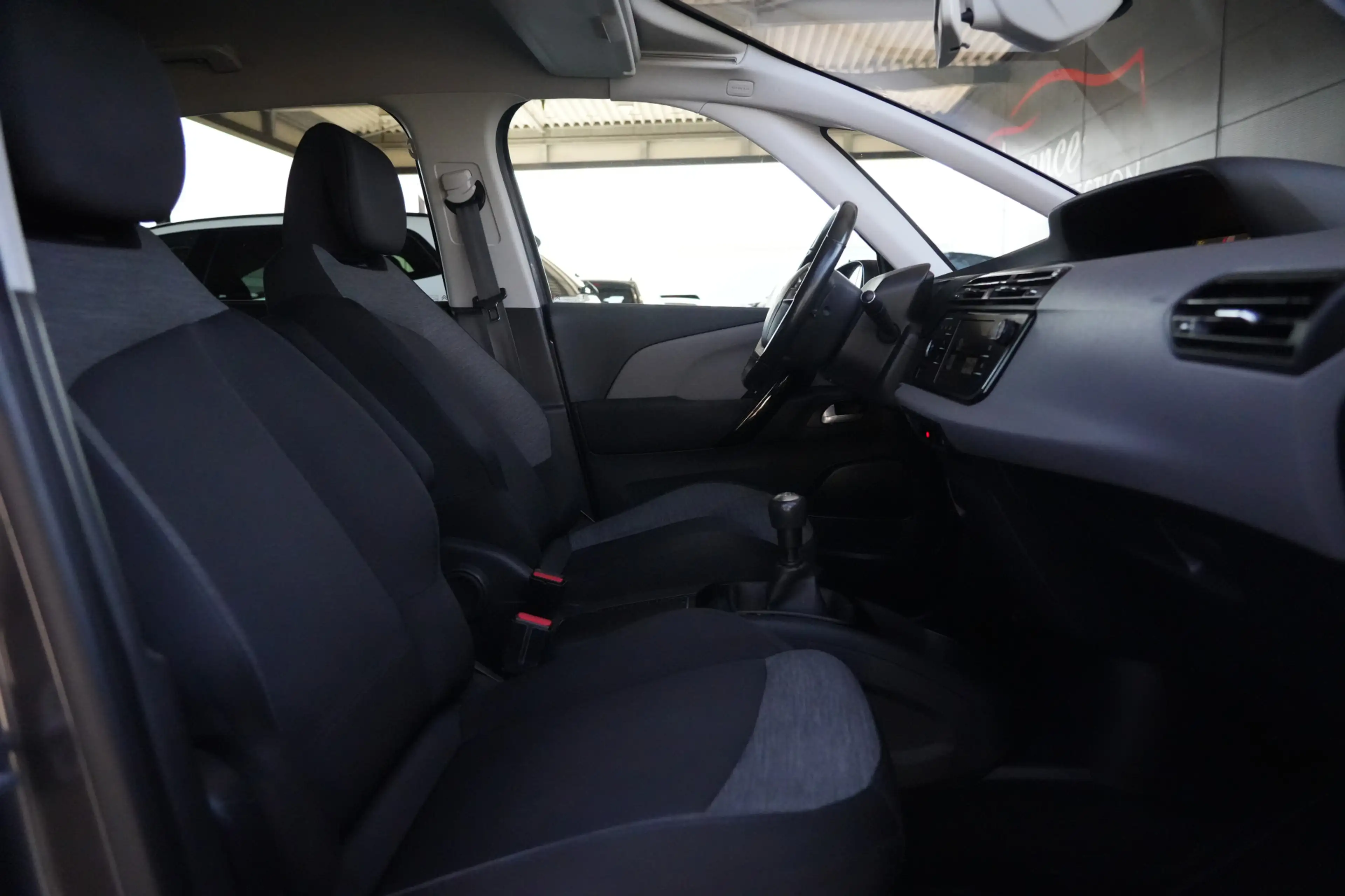 Citroen C4 Picasso 1.2 PureTech Shine 131pk Navigatie/Camera/Stoelver — photo 9