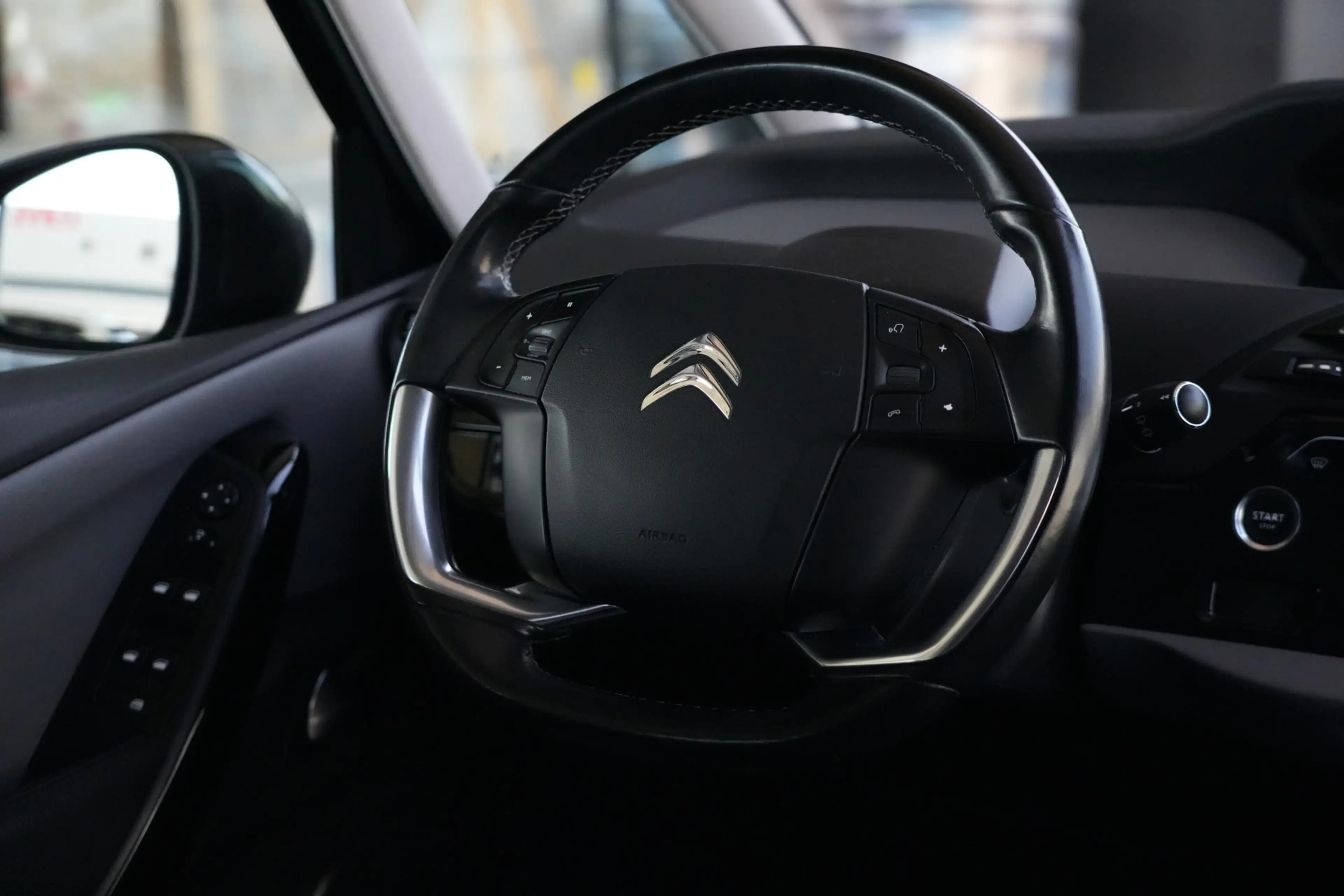 Citroen C4 Picasso 1.2 PureTech Shine 131pk Navigatie/Camera/Stoelver — photo 5