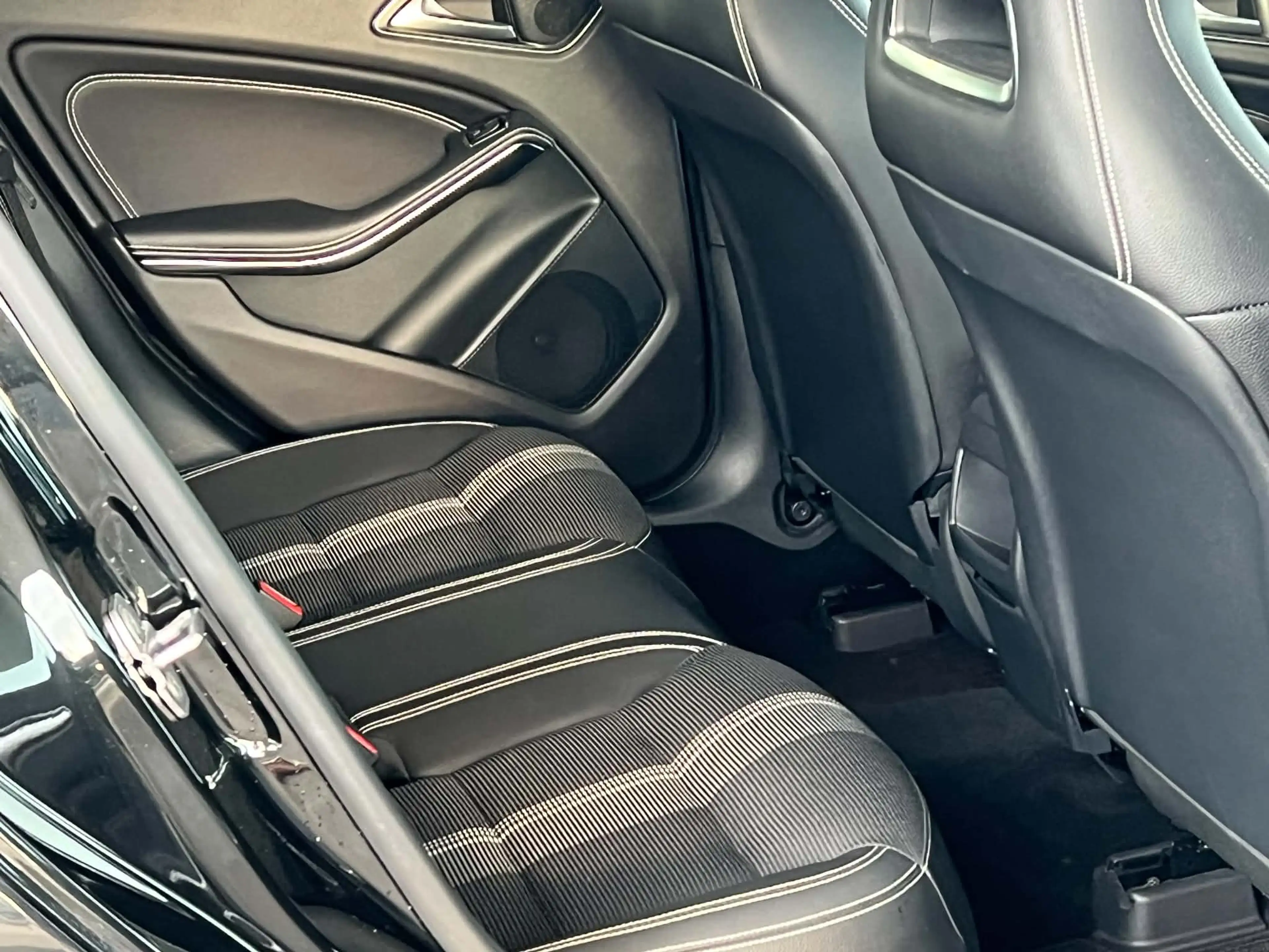 Mercedes-Benz A 180 urban handgeschakeld 2018 verwarmde zetels vooraan GPS PTS — photo 9