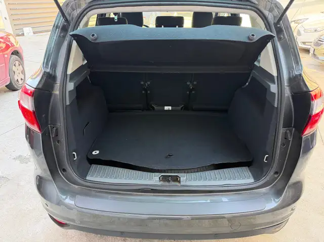 Ford C-Max view 12