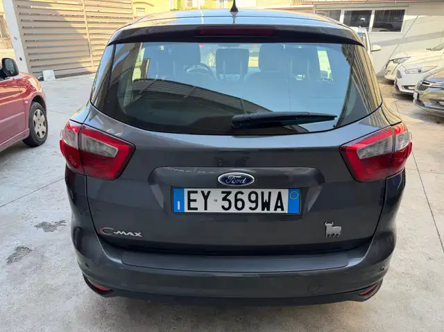 Ford C-Max view 4