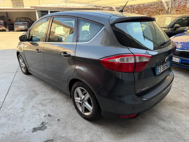 Ford C-Max view 5