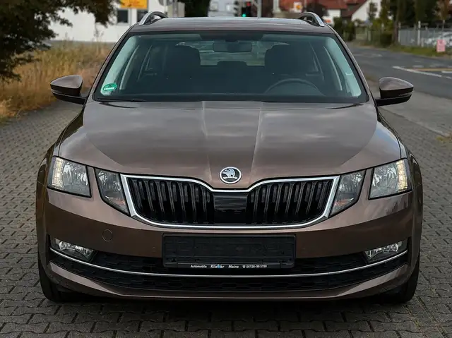 Skoda Octavia Combi Style DSG*AHK*CAM*CARPLAY*