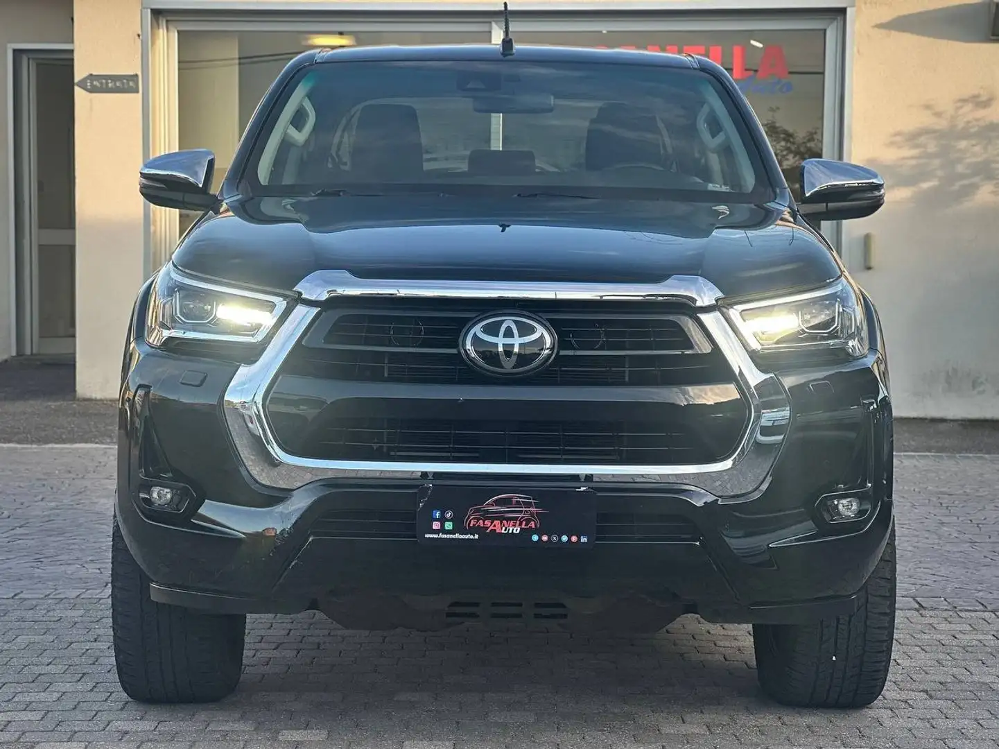 Toyota Hilux Hilux 2.4 d-4d double cab Executive 4wd auto +IVA Grigio - 2