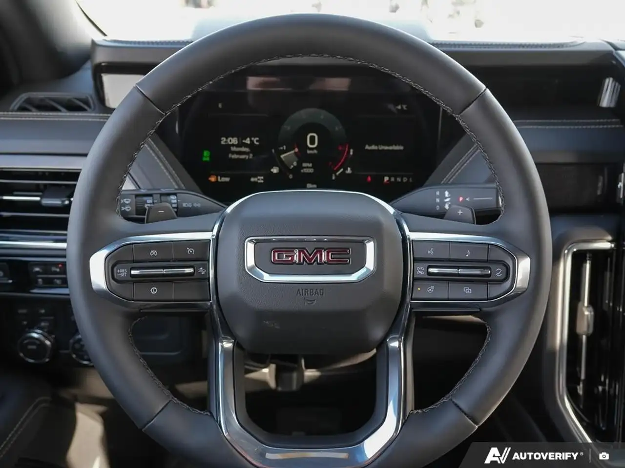 GMC Yukon снимка GMC Yukon