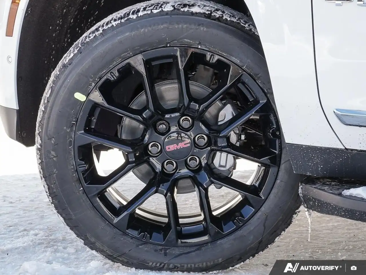 GMC Yukon снимка GMC Yukon